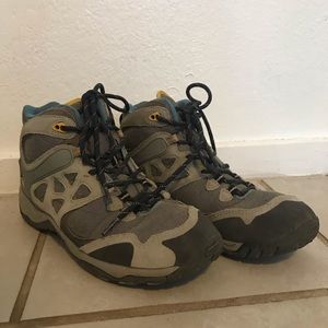 Hi-Tec Women’s Hiking Boots!